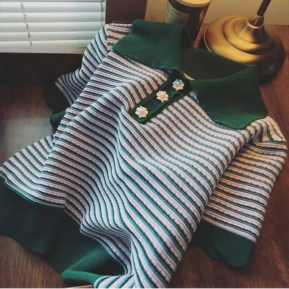 NWOT Loose Knit Green & Pink Stripped Sweater With White Flower Buttons Size M - Picture 4 of 10